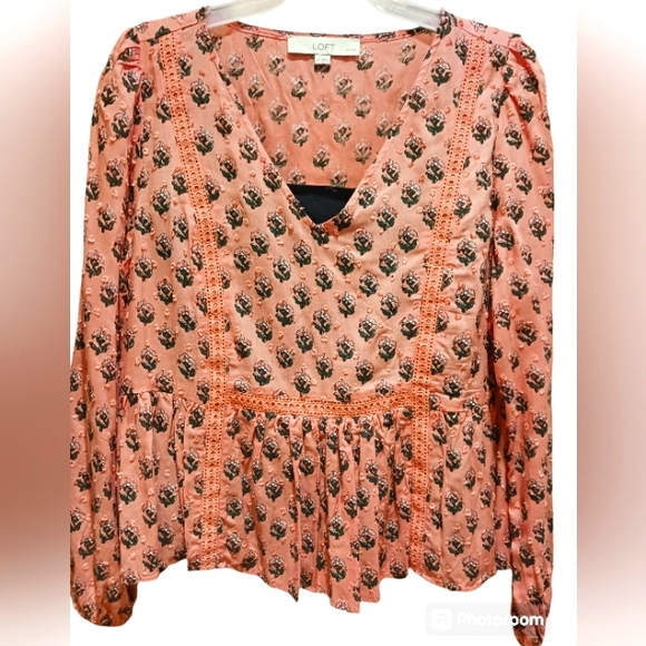 LOFT Tops - Loft Peplum Blouse Size Petite M EUC (Cami not included)